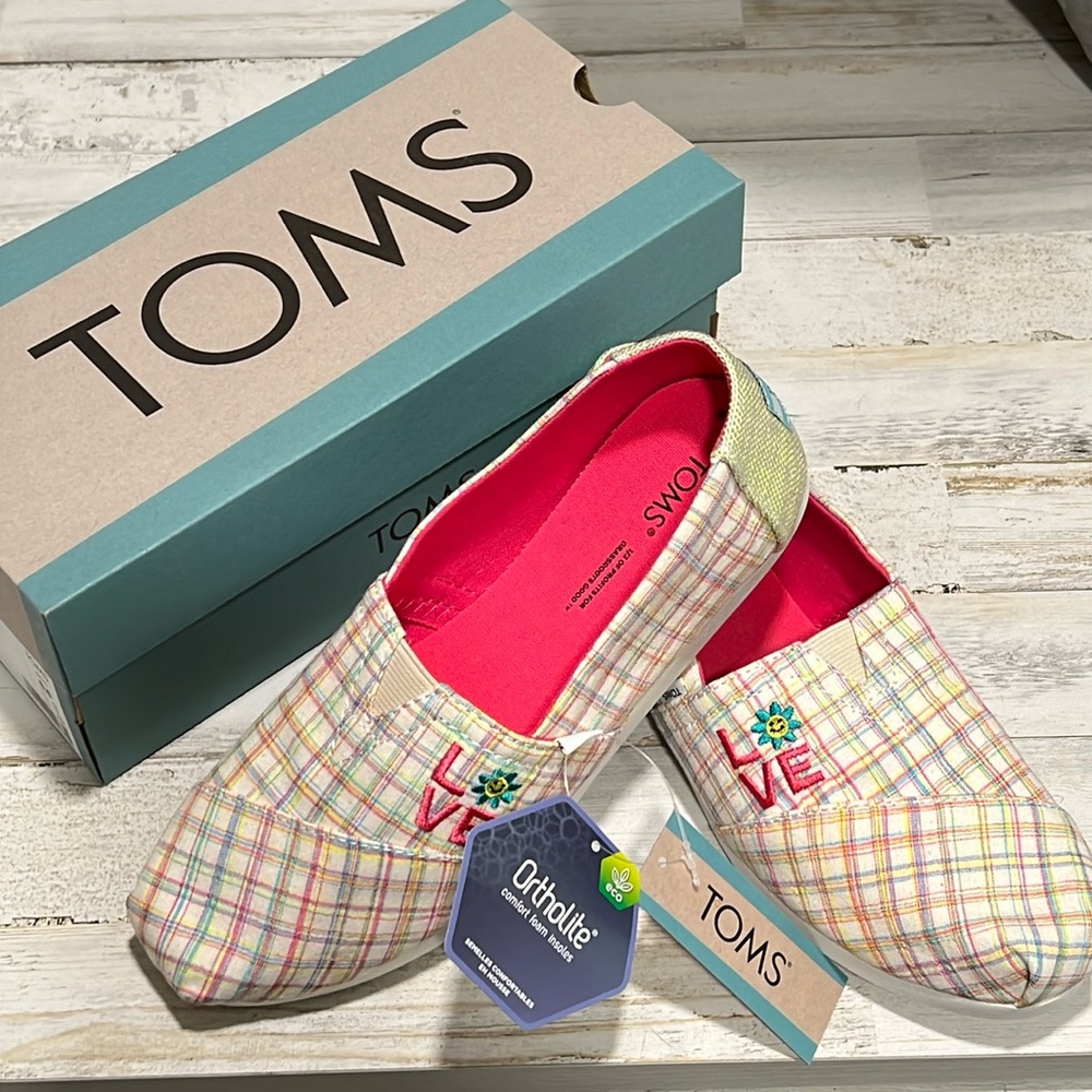 NWT Slip On Toms Women’s size 6.5
